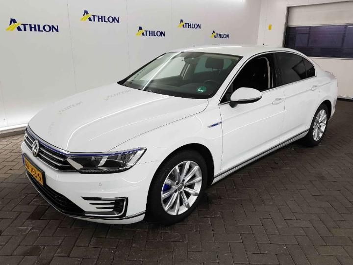 VOLKSWAGEN PASSAT 2016 wvwzzz3czhe080493