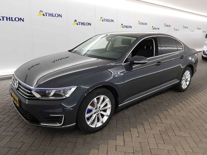 VOLKSWAGEN PASSAT 2016 wvwzzz3czhe080681