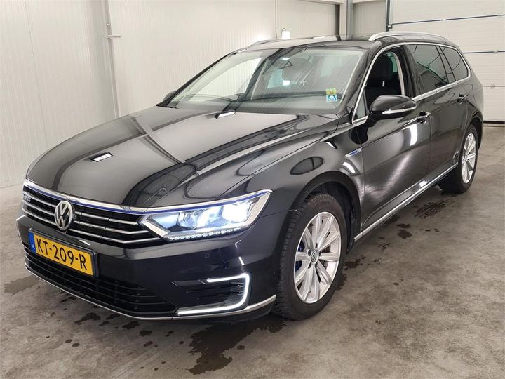 VOLKSWAGEN PASSAT 2016 wvwzzz3czhe081830