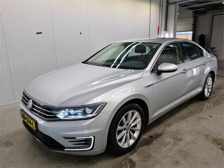 VOLKSWAGEN PASSAT 2016 wvwzzz3czhe083497