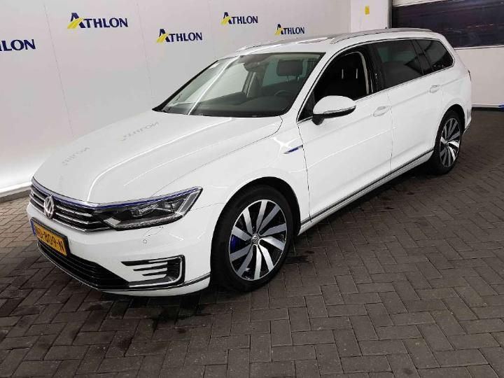 VOLKSWAGEN PASSAT 2016 wvwzzz3czhe093526