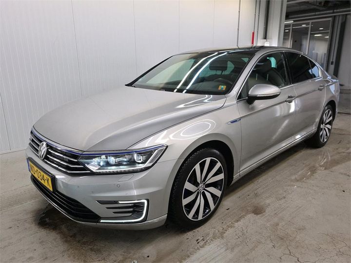 VOLKSWAGEN PASSAT 2016 wvwzzz3czhe095415