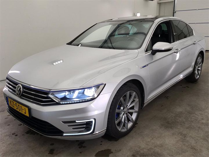 VOLKSWAGEN PASSAT 2016 wvwzzz3czhe096878