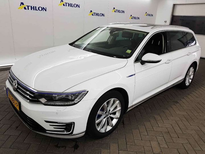 VOLKSWAGEN PASSAT 2016 wvwzzz3czhe107481