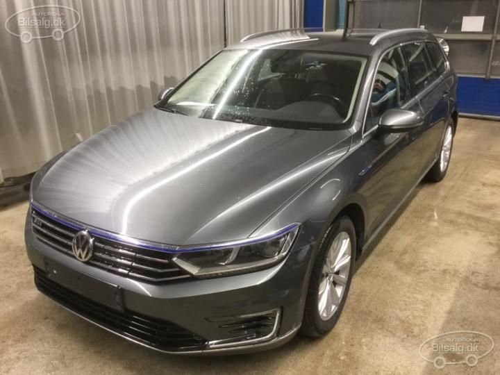 VOLKSWAGEN PASSAT 2018 wvwzzz3czhe107552