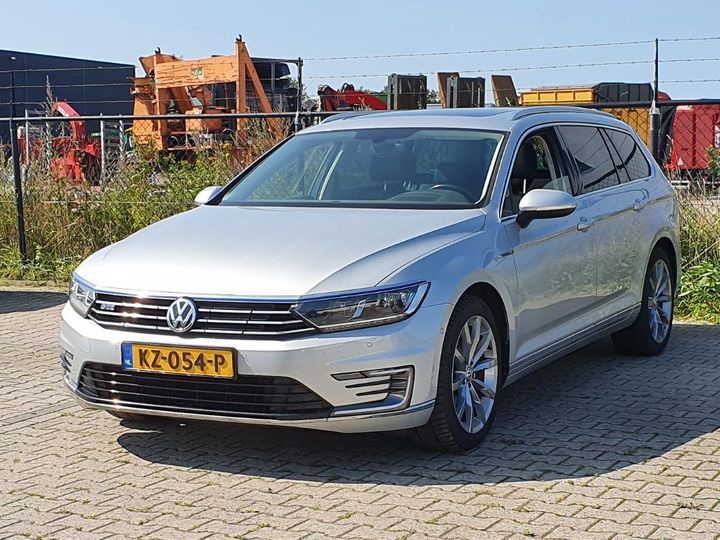 VOLKSWAGEN PASSAT 2016 wvwzzz3czhe107842