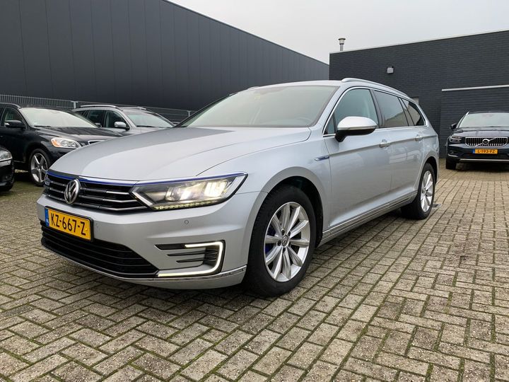 VOLKSWAGEN PASSAT 2016 wvwzzz3czhe108176