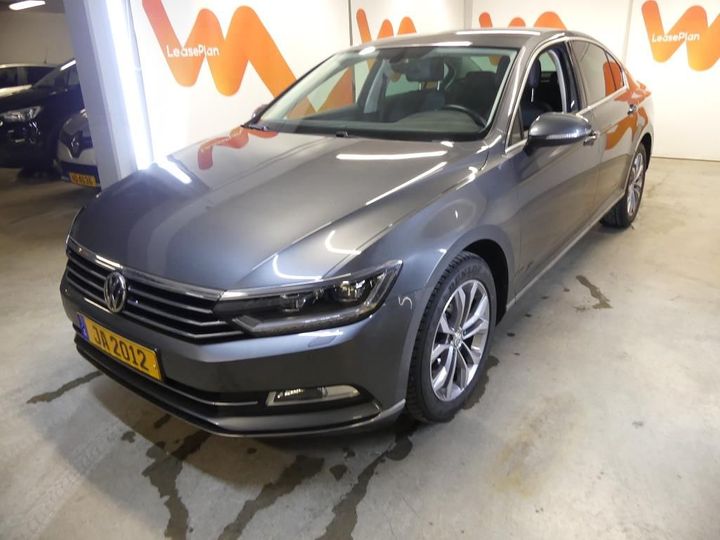 VOLKSWAGEN PASSAT 2017 wvwzzz3czhe116907