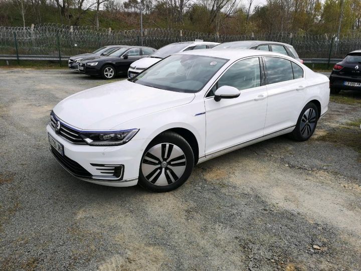 VOLKSWAGEN PASSAT 2017 wvwzzz3czhe121333