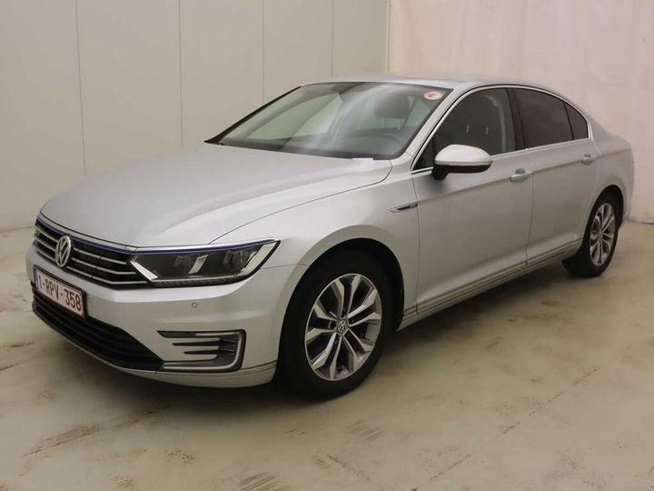 VOLKSWAGEN PASSAT 2017 wvwzzz3czhe141584