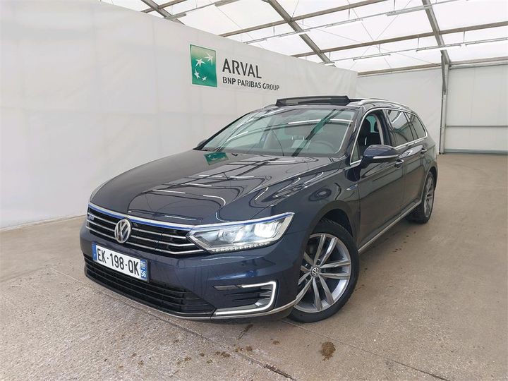 VOLKSWAGEN PASSAT 2017 wvwzzz3czhe143607