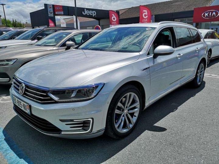 VOLKSWAGEN PASSAT 2017 wvwzzz3czhe144259