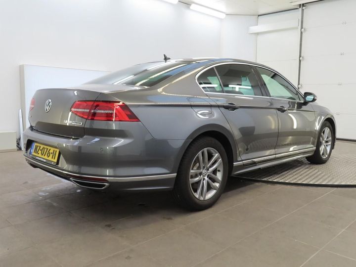 VOLKSWAGEN PASSAT 2017 wvwzzz3czhe196058