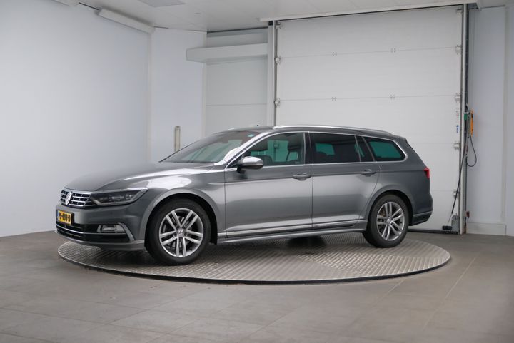 VOLKSWAGEN PASSAT 2017 wvwzzz3czhe203425