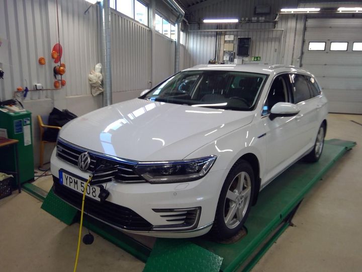 VOLKSWAGEN PASSAT 2017 wvwzzz3czje036390