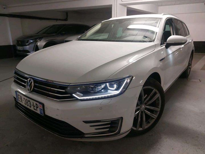 VOLKSWAGEN PASSAT 2018 wvwzzz3czje038014