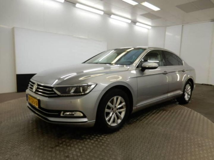 VOLKSWAGEN PASSAT 2017 wvwzzz3czje038100