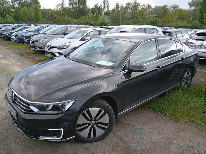 VOLKSWAGEN PASSAT 2017 wvwzzz3czje050919