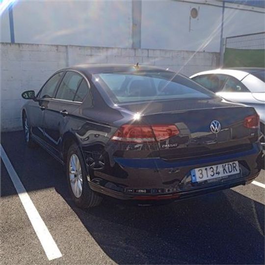 VOLKSWAGEN PASSAT 2017 wvwzzz3czje060622