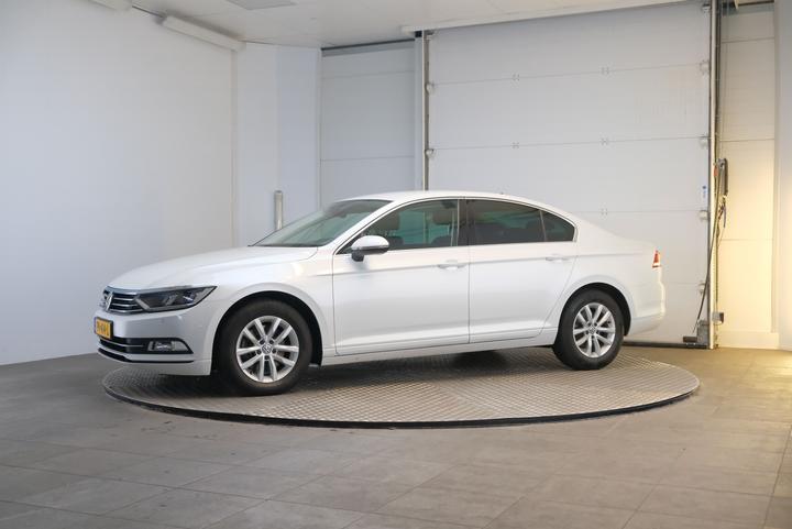 VOLKSWAGEN PASSAT 2017 wvwzzz3czje063009