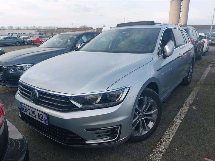 VOLKSWAGEN PASSAT 2017 wvwzzz3czje063625