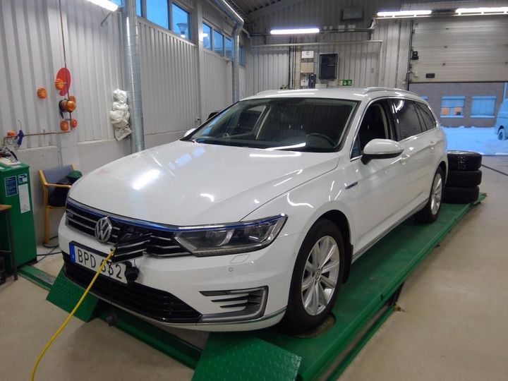 VOLKSWAGEN PASSAT 2017 wvwzzz3czje069423