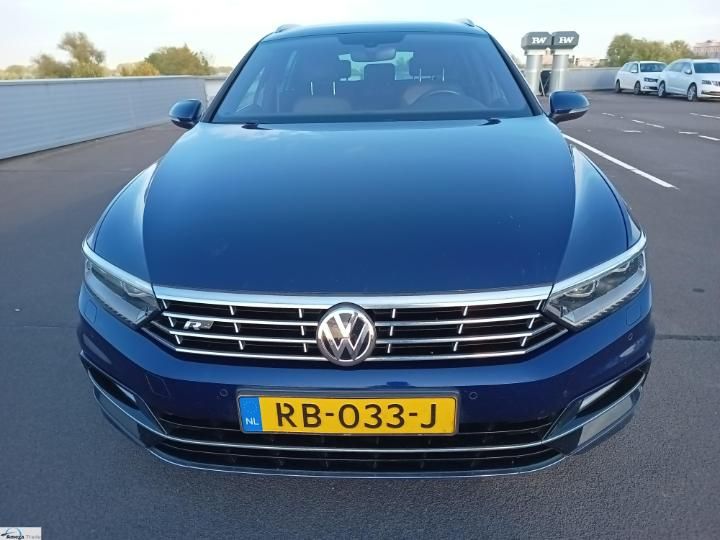 VOLKSWAGEN PASSAT 2017 wvwzzz3czje073324