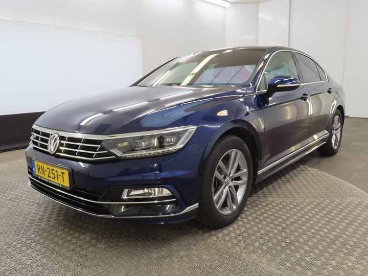 VOLKSWAGEN PASSAT 2018 wvwzzz3czje076117