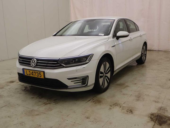 VOLKSWAGEN PASSAT 2017 wvwzzz3czje076428