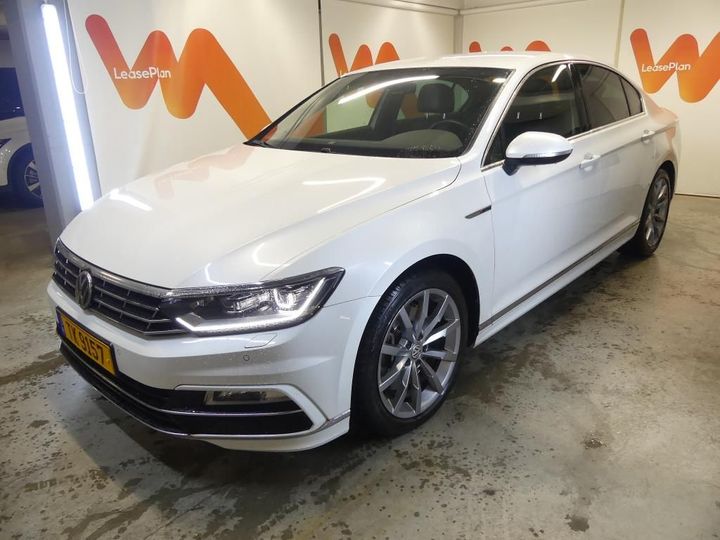 VOLKSWAGEN PASSAT 2017 wvwzzz3czje078497