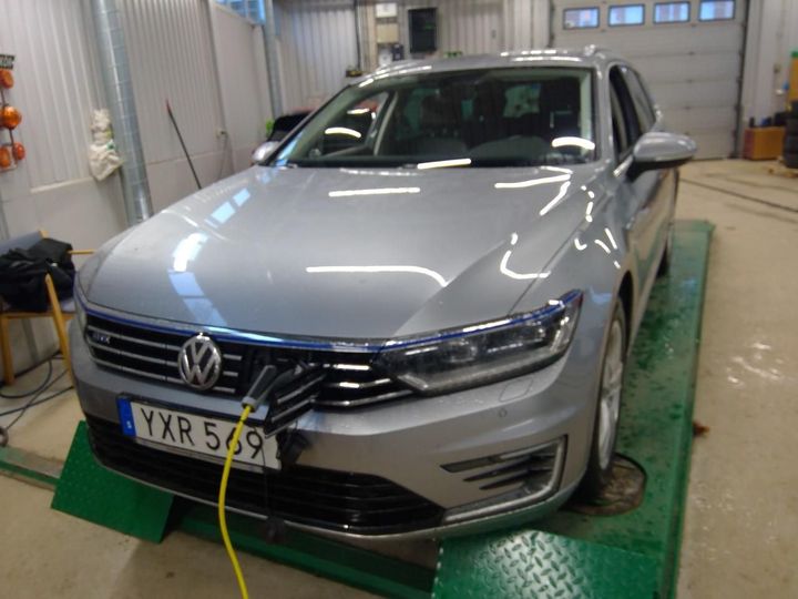 VOLKSWAGEN PASSAT 2017 wvwzzz3czje094359