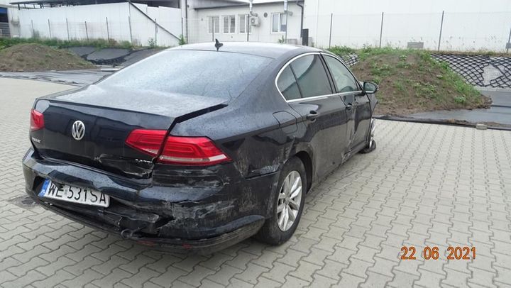 VOLKSWAGEN PASSAT 2017 wvwzzz3czje096790