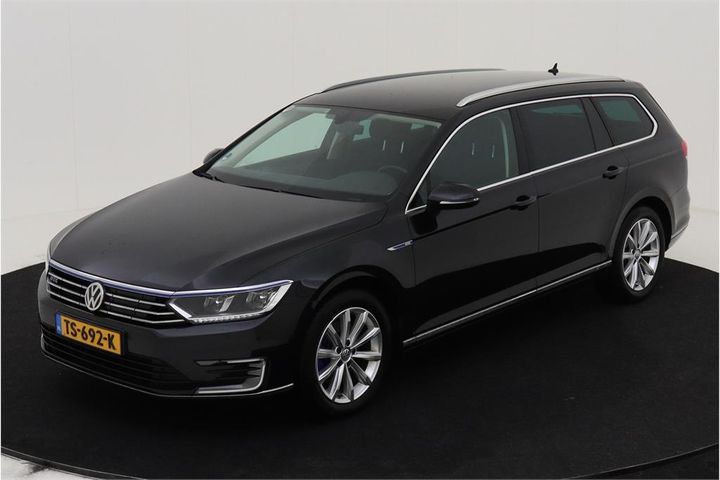 VOLKSWAGEN PASSAT 2018 wvwzzz3czje120170