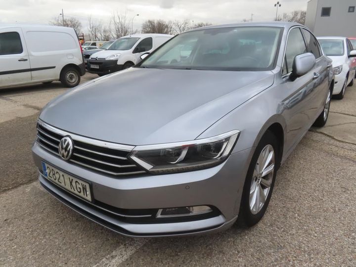 VOLKSWAGEN PASSAT 2018 wvwzzz3czje121303