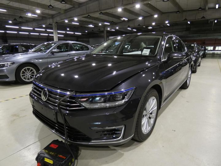 VOLKSWAGEN PASSAT 2017 wvwzzz3czje122521