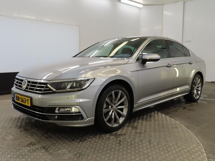 VOLKSWAGEN PASSAT 2018 wvwzzz3czje127625