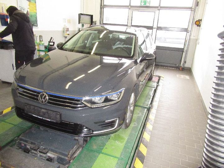 VOLKSWAGEN PASSAT 2018 wvwzzz3czje127823