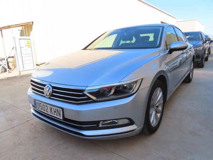 VOLKSWAGEN PASSAT 2018 wvwzzz3czje138457