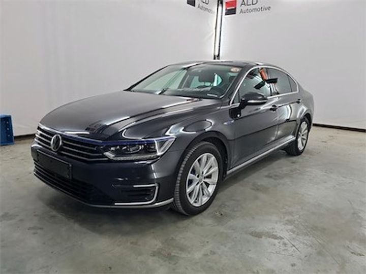 VOLKSWAGEN PASSAT 2018 wvwzzz3czje152118