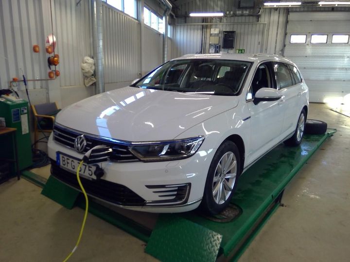 VOLKSWAGEN PASSAT 2018 wvwzzz3czje152459