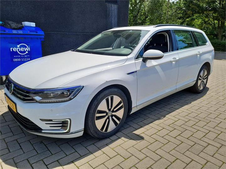 VOLKSWAGEN PASSAT 2018 wvwzzz3czje175176