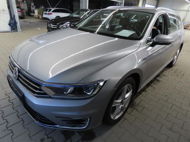 VOLKSWAGEN PASSAT 2018 wvwzzz3czje181706