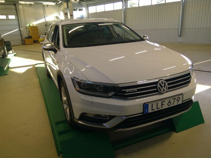 VOLKSWAGEN PASSAT 2018 wvwzzz3czje220744