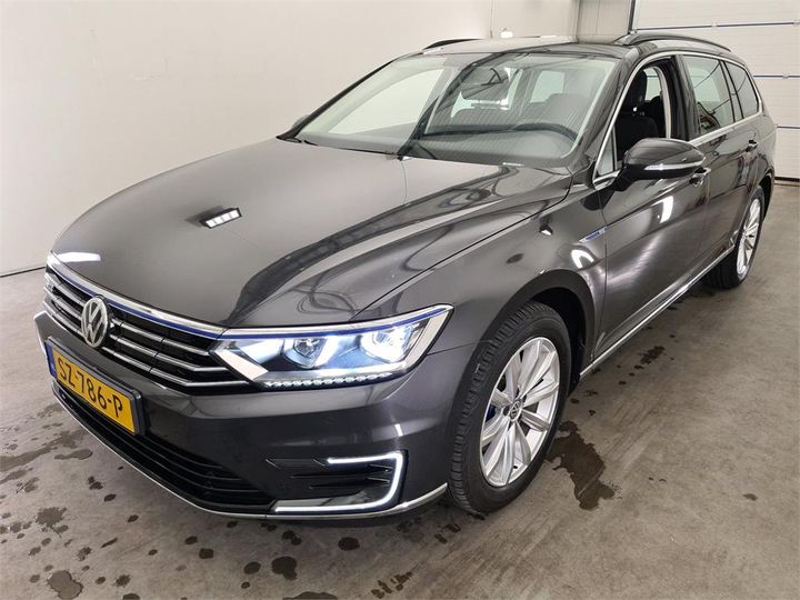 VOLKSWAGEN PASSAT 2018 wvwzzz3czje233016