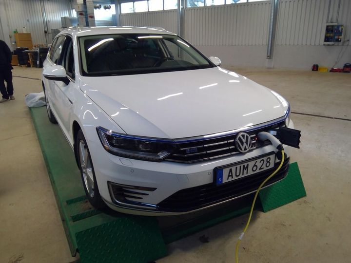 VOLKSWAGEN PASSAT 2018 wvwzzz3czke012055