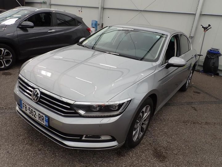 VOLKSWAGEN PASSAT 2018 wvwzzz3czke015410