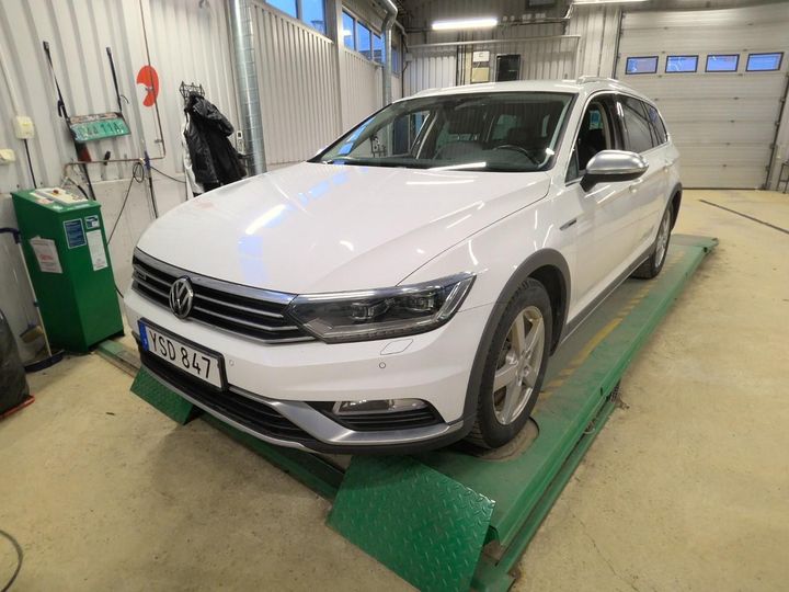 VOLKSWAGEN PASSAT 2018 wvwzzz3czke019055