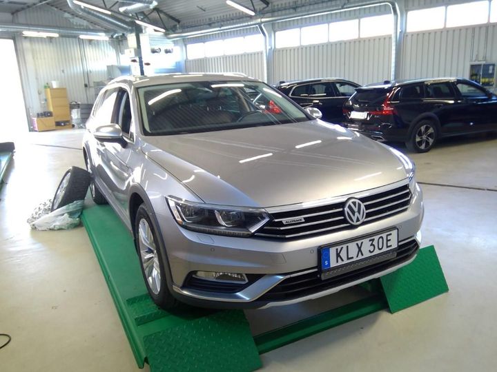 VOLKSWAGEN PASSAT 2019 wvwzzz3czke202812