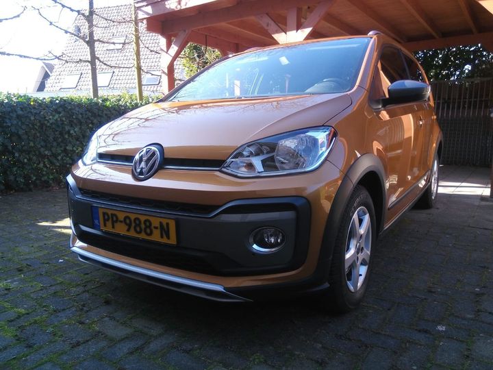 VOLKSWAGEN UP! 2017 wvwzzzaazhd061199