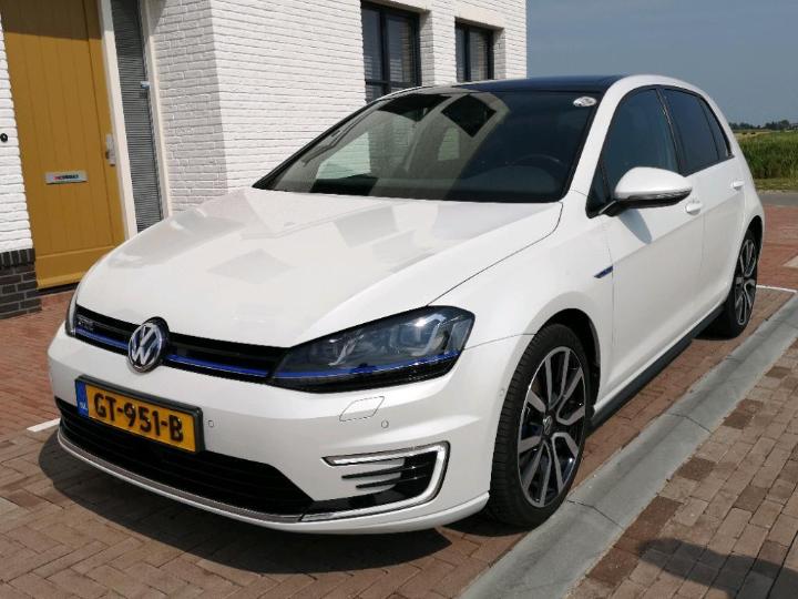 VOLKSWAGEN GOLF 2015 wvwzzzauzgw800673